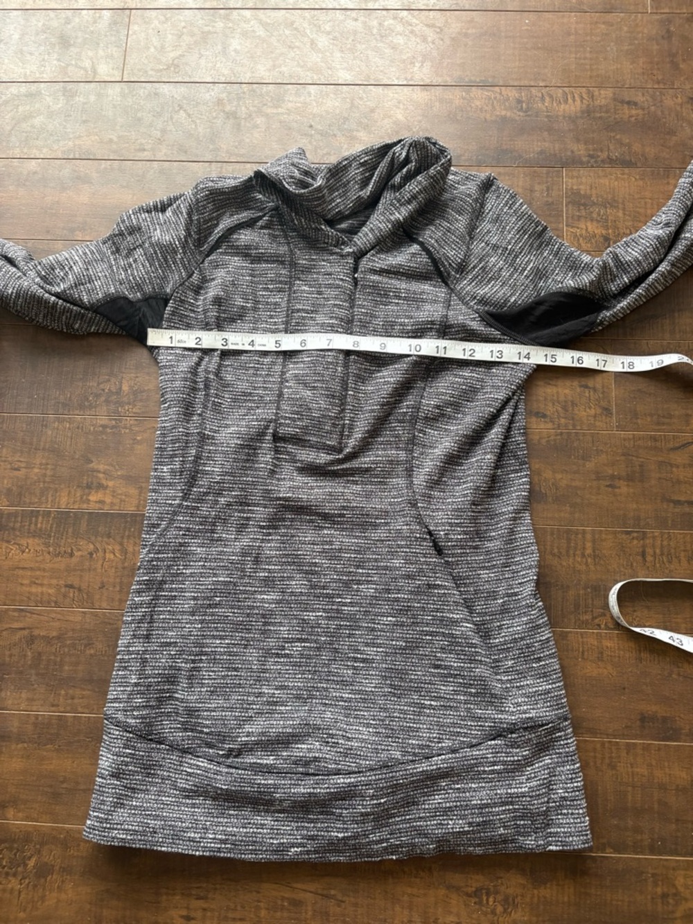 Lululemon Think fast pullover - Picture 4 of 9